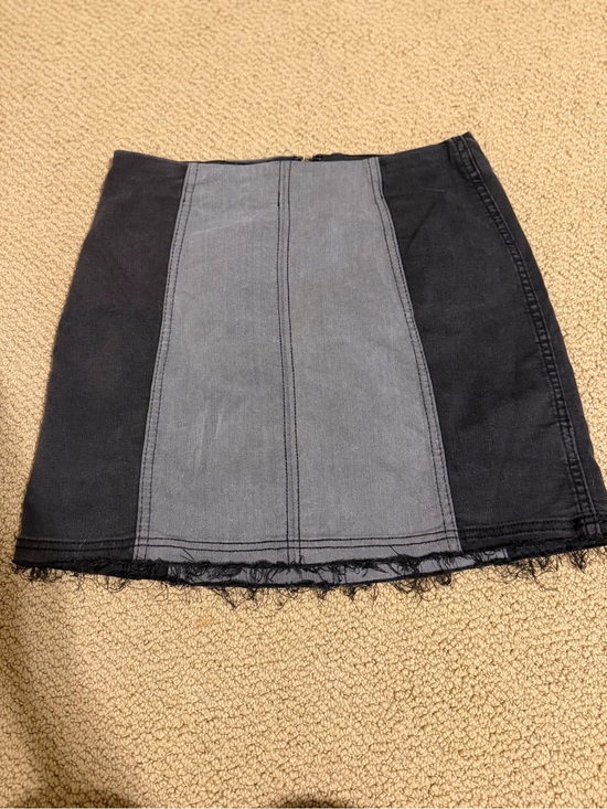 Free People Dresses & Skirts - Free People Two-Tone Black and Gray Panel Mini Skirt